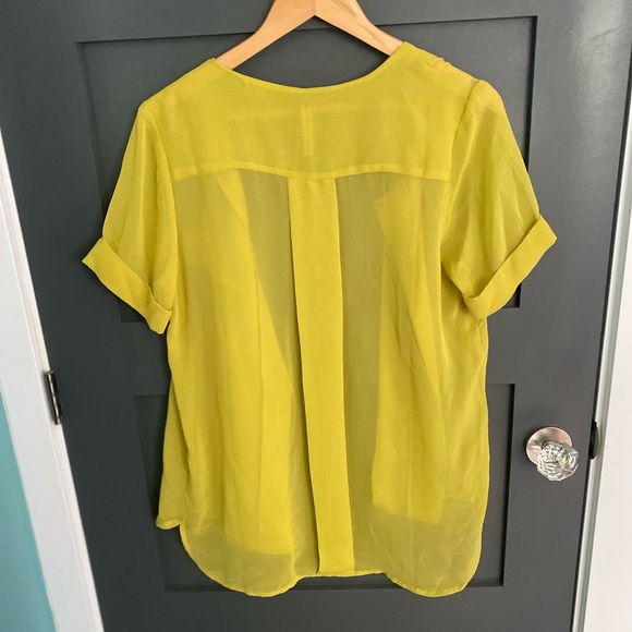 New! W118 by walker baker chartreuse blouse size S - Picture 4 of 8
